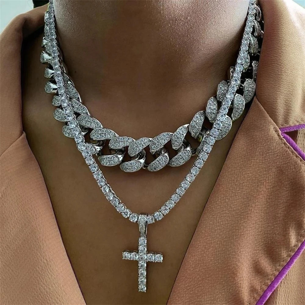CROSS PENDANT NECKLACE