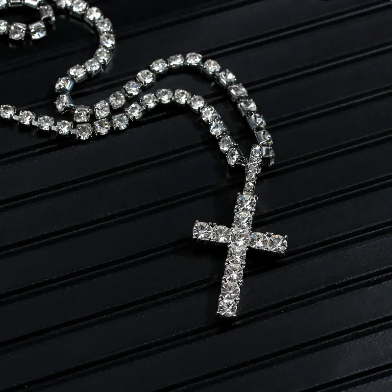 CROSS PENDANT NECKLACE