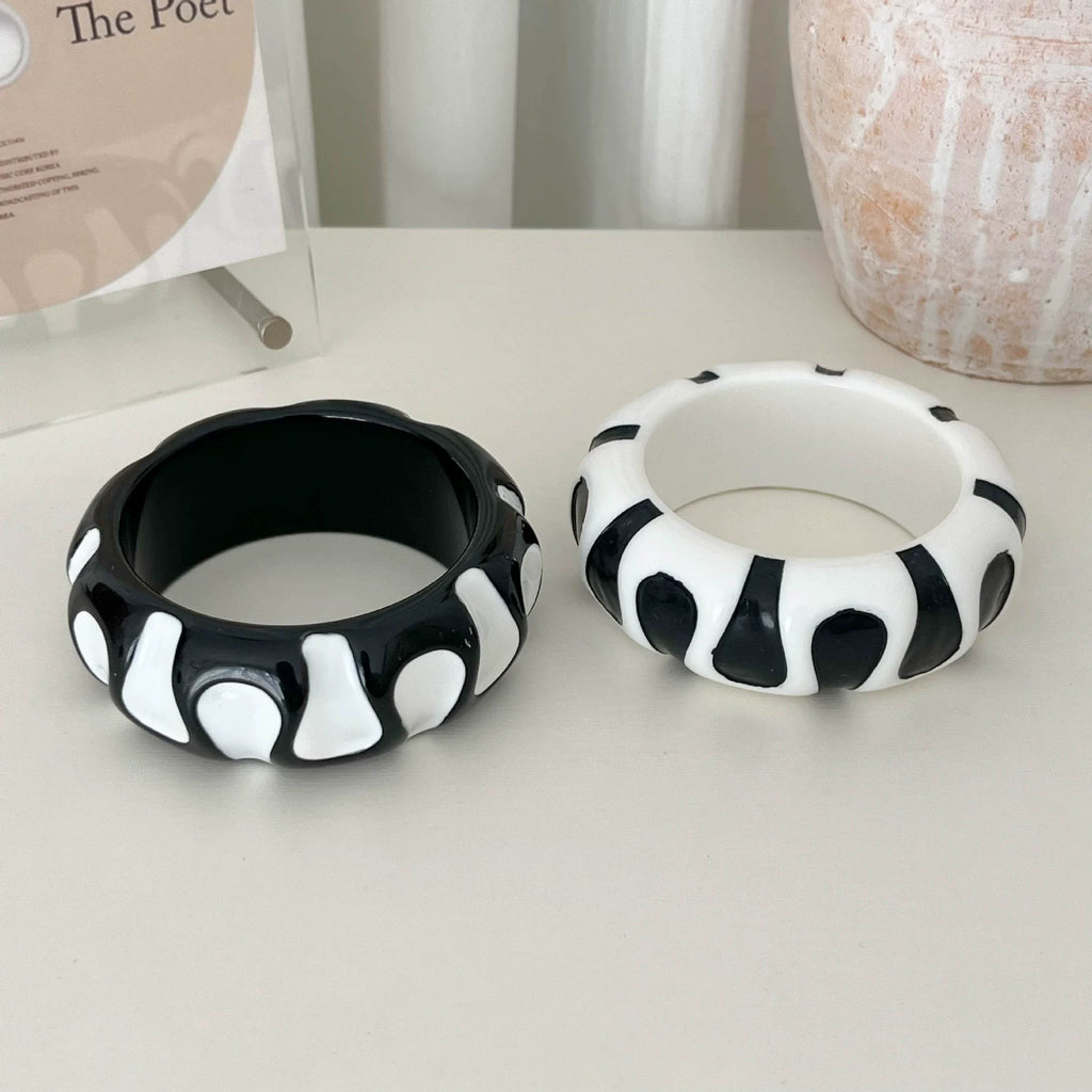 YIN N YANG RESIN BANGLE