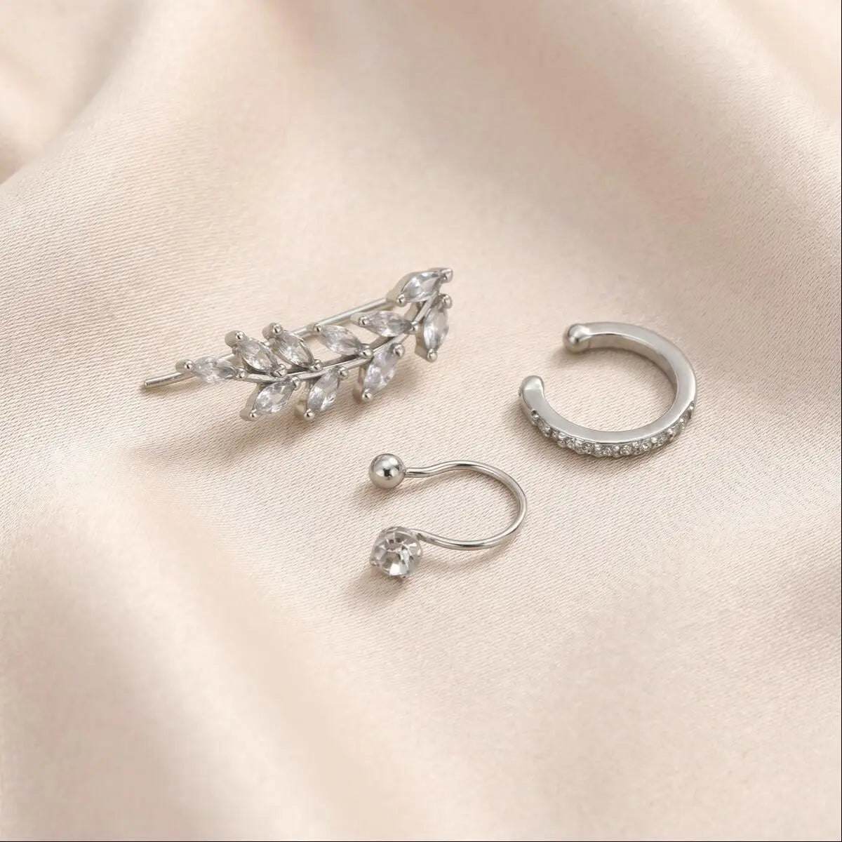 ATHENS EARRING SET (PIERCELESS)