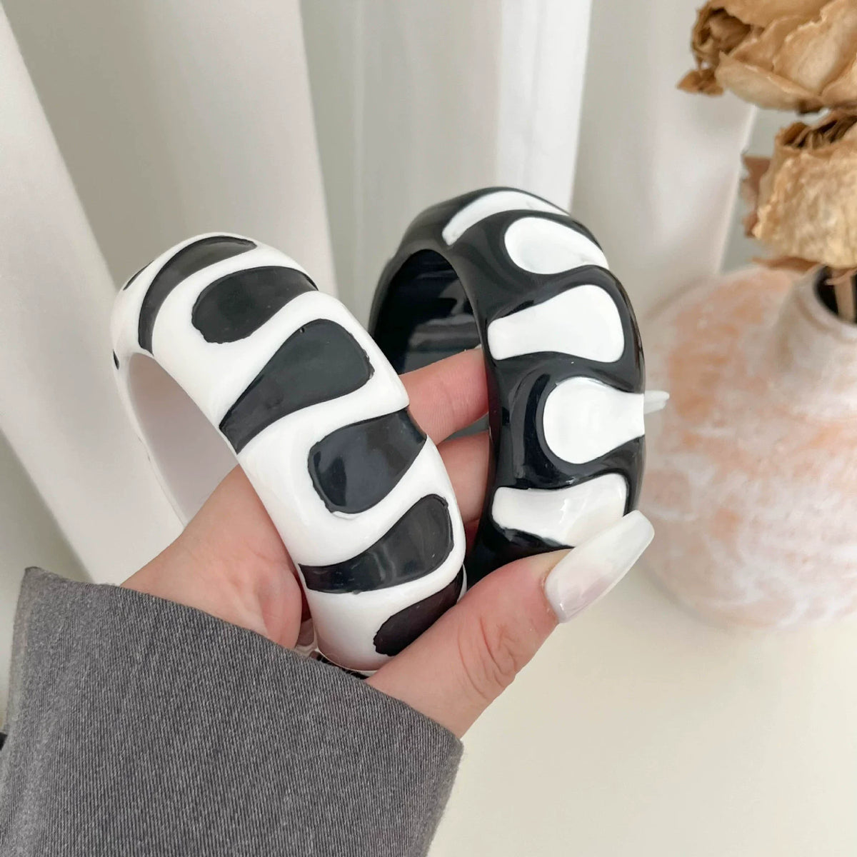 YIN N YANG RESIN BANGLE