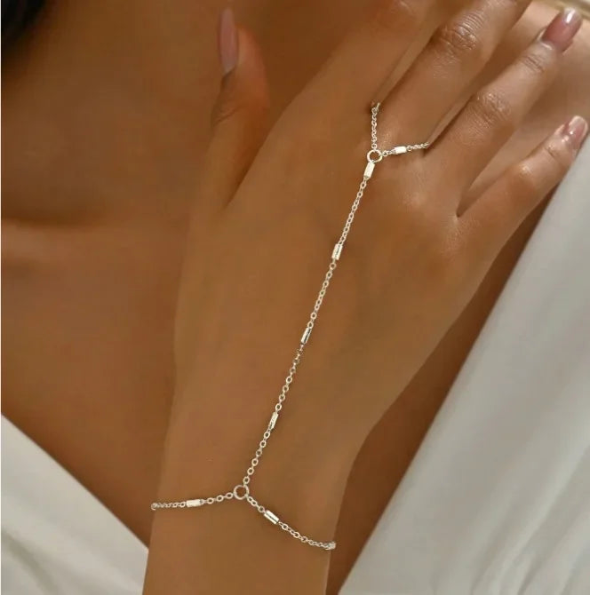 HOLD TIGHT FINGER BRACELET