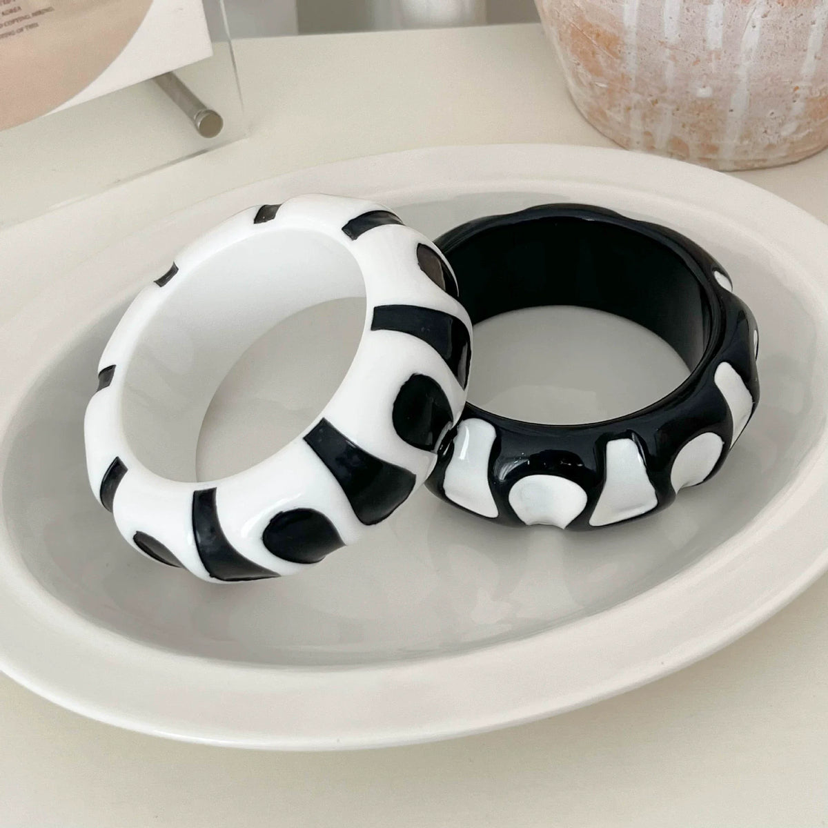 YIN N YANG RESIN BANGLE